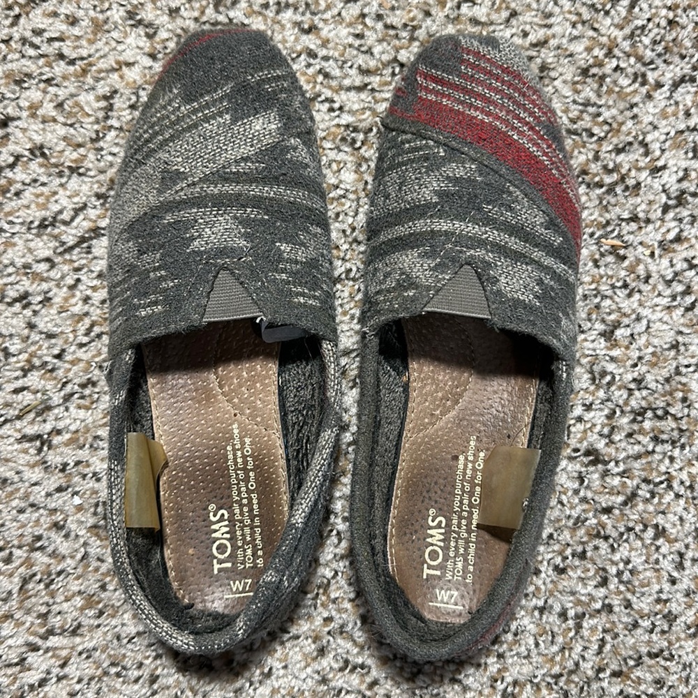 Toms Woven Gray/Red Alpargata Wool Lined Size: 7 in Fair Condition
